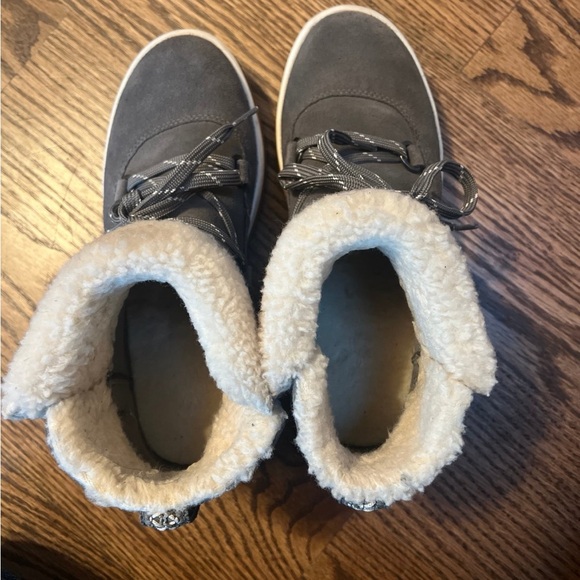 W7.5 uggs boots - Picture 7 of 7